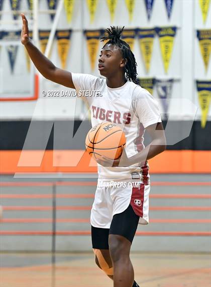 Thumbnail 1 in Vista del Lago vs. Patterson (Tiger Classic) photogallery.