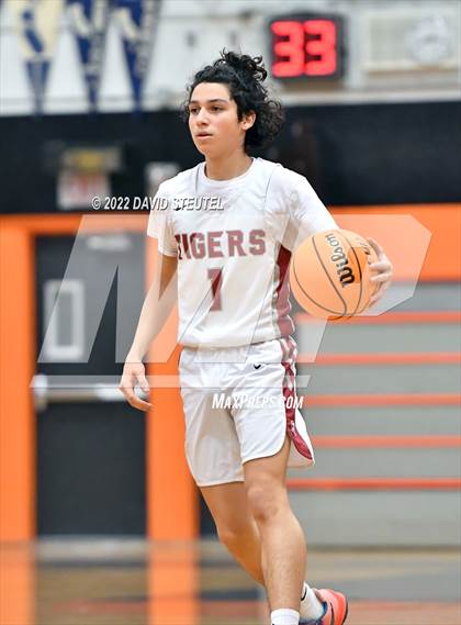 Thumbnail 1 in Vista del Lago vs. Patterson (Tiger Classic) photogallery.
