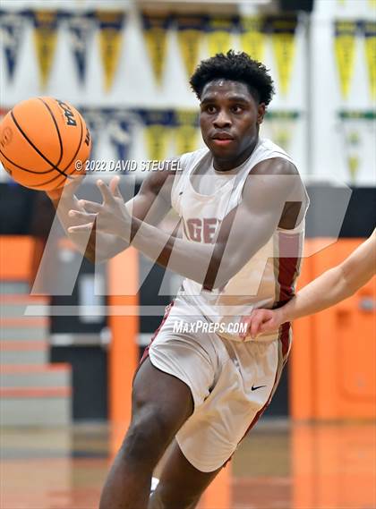 Thumbnail 2 in Vista del Lago vs. Patterson (Tiger Classic) photogallery.