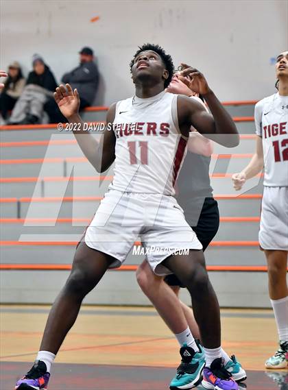 Thumbnail 3 in Vista del Lago vs. Patterson (Tiger Classic) photogallery.