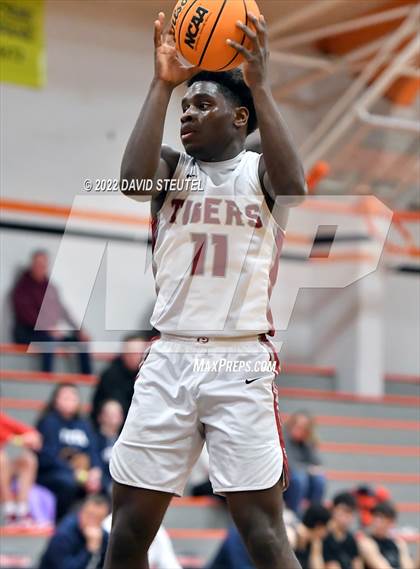 Thumbnail 2 in Vista del Lago vs. Patterson (Tiger Classic) photogallery.