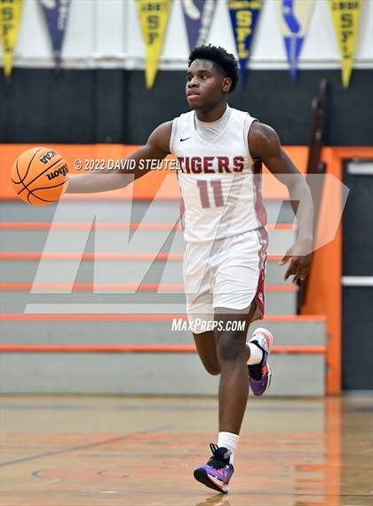 Thumbnail 2 in Vista del Lago vs. Patterson (Tiger Classic) photogallery.