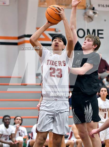 Thumbnail 2 in Vista del Lago vs. Patterson (Tiger Classic) photogallery.