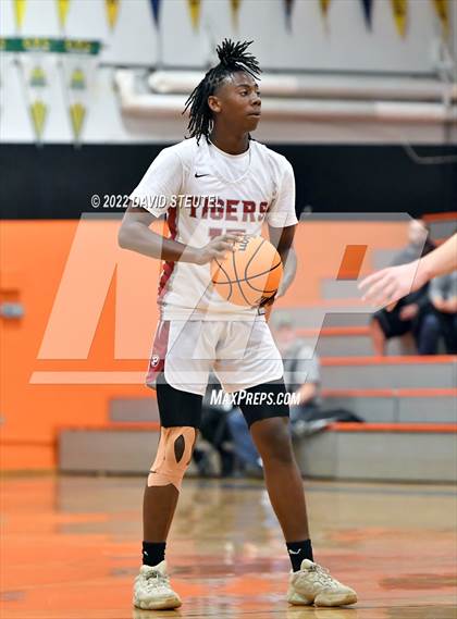 Thumbnail 1 in Vista del Lago vs. Patterson (Tiger Classic) photogallery.