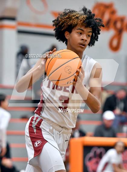 Thumbnail 2 in Vista del Lago vs. Patterson (Tiger Classic) photogallery.