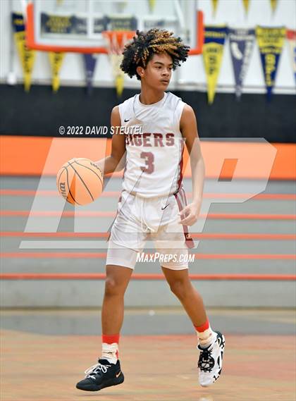 Thumbnail 1 in Vista del Lago vs. Patterson (Tiger Classic) photogallery.