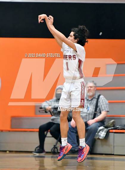 Thumbnail 2 in Vista del Lago vs. Patterson (Tiger Classic) photogallery.