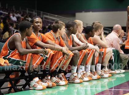 Thumbnail 3 in Shelby vs. East Lincoln (NCHSAA 2A West Final) photogallery.
