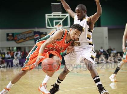 Thumbnail 3 in Shelby vs. East Lincoln (NCHSAA 2A West Final) photogallery.
