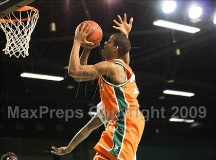 Thumbnail 2 in Shelby vs. East Lincoln (NCHSAA 2A West Final) photogallery.