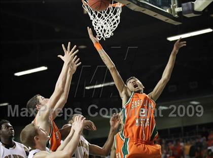 Thumbnail 2 in Shelby vs. East Lincoln (NCHSAA 2A West Final) photogallery.