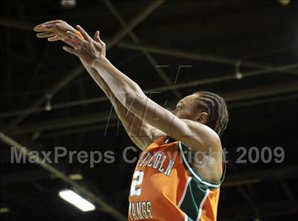 Thumbnail 3 in Shelby vs. East Lincoln (NCHSAA 2A West Final) photogallery.