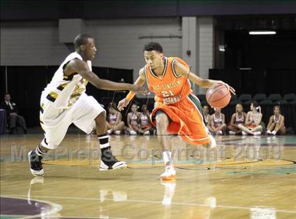 Thumbnail 3 in Shelby vs. East Lincoln (NCHSAA 2A West Final) photogallery.