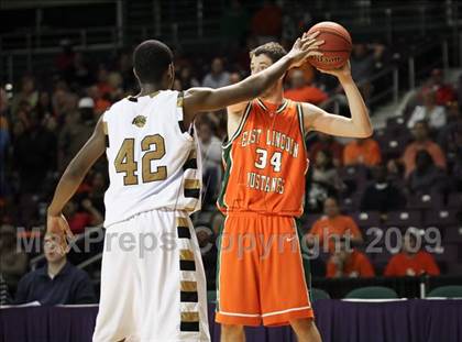 Thumbnail 2 in Shelby vs. East Lincoln (NCHSAA 2A West Final) photogallery.