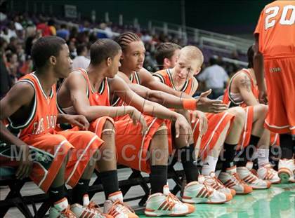 Thumbnail 1 in Shelby vs. East Lincoln (NCHSAA 2A West Final) photogallery.