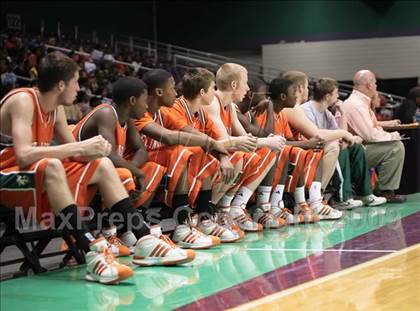 Thumbnail 3 in Shelby vs. East Lincoln (NCHSAA 2A West Final) photogallery.