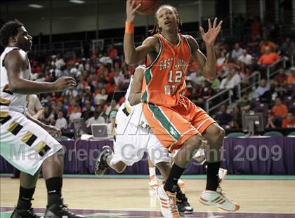 Thumbnail 3 in Shelby vs. East Lincoln (NCHSAA 2A West Final) photogallery.