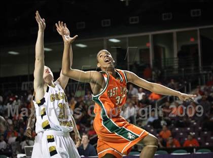 Thumbnail 2 in Shelby vs. East Lincoln (NCHSAA 2A West Final) photogallery.