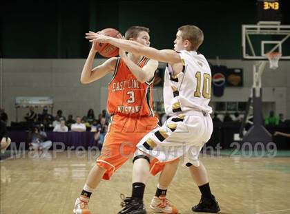 Thumbnail 3 in Shelby vs. East Lincoln (NCHSAA 2A West Final) photogallery.