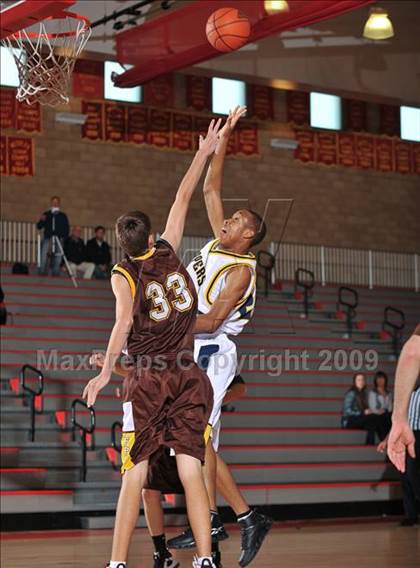 Thumbnail 2 in Xaverian vs Parker (MaxPreps Holiday Classic) photogallery.