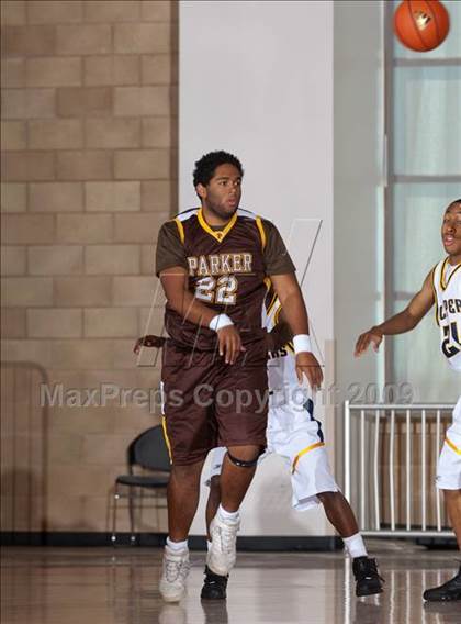 Thumbnail 2 in Xaverian vs Parker (MaxPreps Holiday Classic) photogallery.