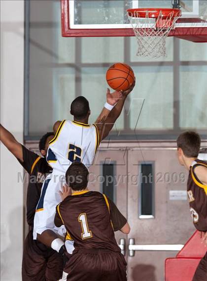 Thumbnail 3 in Xaverian vs Parker (MaxPreps Holiday Classic) photogallery.