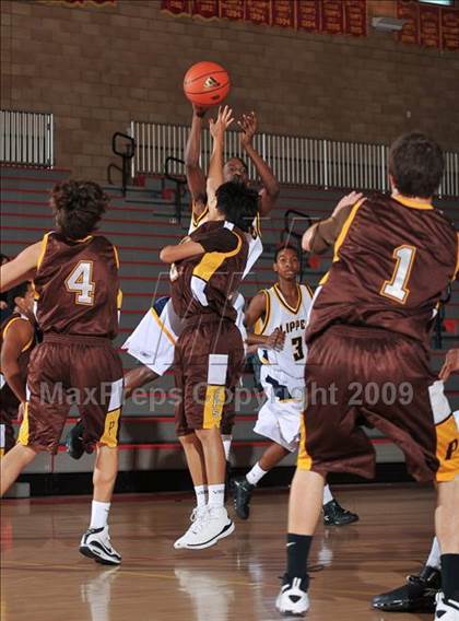 Thumbnail 2 in Xaverian vs Parker (MaxPreps Holiday Classic) photogallery.