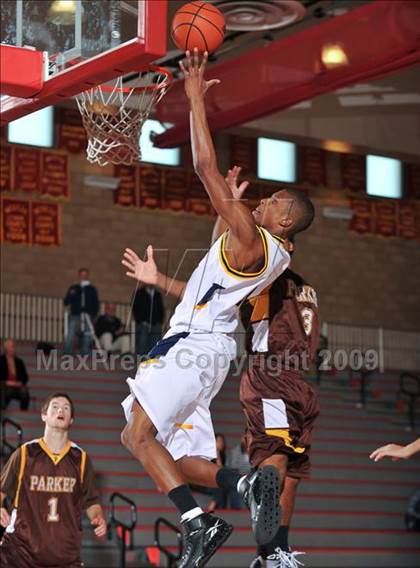 Thumbnail 2 in Xaverian vs Parker (MaxPreps Holiday Classic) photogallery.