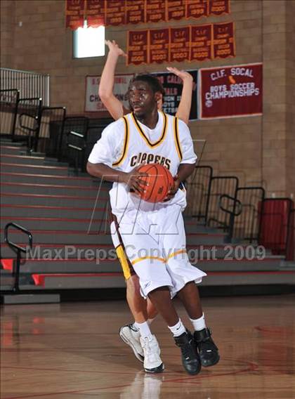 Thumbnail 2 in Xaverian vs Parker (MaxPreps Holiday Classic) photogallery.