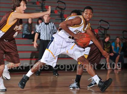 Thumbnail 3 in Xaverian vs Parker (MaxPreps Holiday Classic) photogallery.