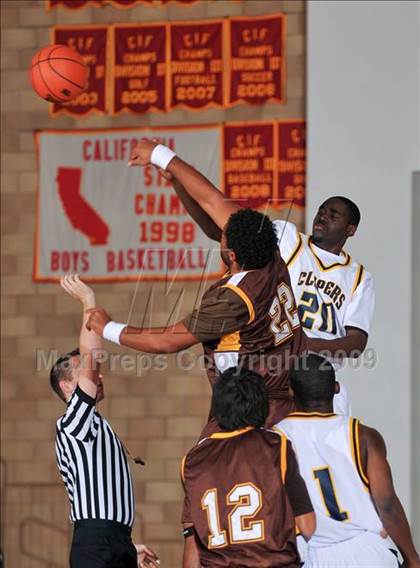Thumbnail 2 in Xaverian vs Parker (MaxPreps Holiday Classic) photogallery.
