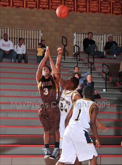 Thumbnail 2 in Xaverian vs Parker (MaxPreps Holiday Classic) photogallery.