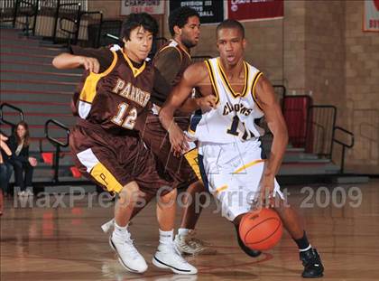 Thumbnail 2 in Xaverian vs Parker (MaxPreps Holiday Classic) photogallery.