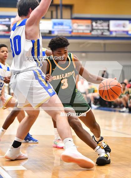 Thumbnail 3 in Gallatin @ Wilson Central photogallery.