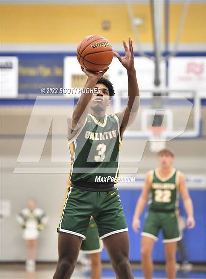 Thumbnail 1 in Gallatin @ Wilson Central photogallery.