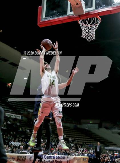 Thumbnail 1 in Delano vs. Kingsburg (CIF D4 Central Section Championship) photogallery.