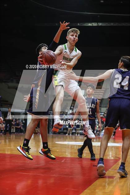 Thumbnail 2 in Delano vs. Kingsburg (CIF D4 Central Section Championship) photogallery.