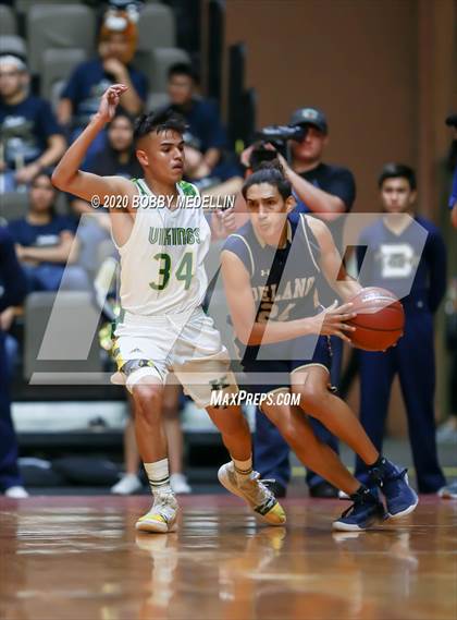 Thumbnail 2 in Delano vs. Kingsburg (CIF D4 Central Section Championship) photogallery.