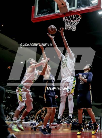 Thumbnail 2 in Delano vs. Kingsburg (CIF D4 Central Section Championship) photogallery.
