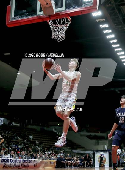 Thumbnail 1 in Delano vs. Kingsburg (CIF D4 Central Section Championship) photogallery.