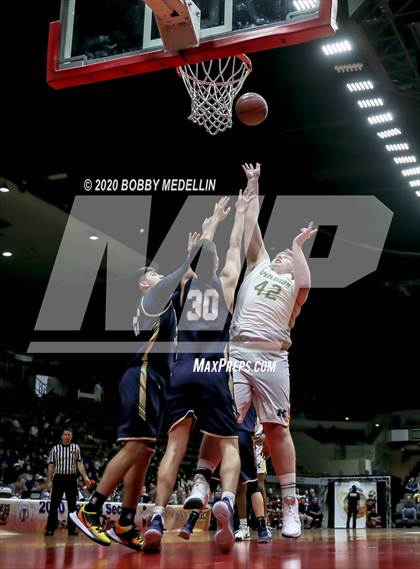 Thumbnail 3 in Delano vs. Kingsburg (CIF D4 Central Section Championship) photogallery.