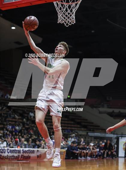 Thumbnail 1 in Delano vs. Kingsburg (CIF D4 Central Section Championship) photogallery.