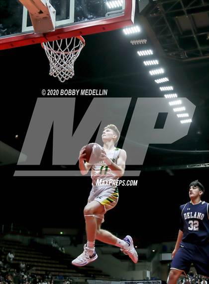Thumbnail 3 in Delano vs. Kingsburg (CIF D4 Central Section Championship) photogallery.