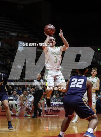 Thumbnail 2 in Delano vs. Kingsburg (CIF D4 Central Section Championship) photogallery.