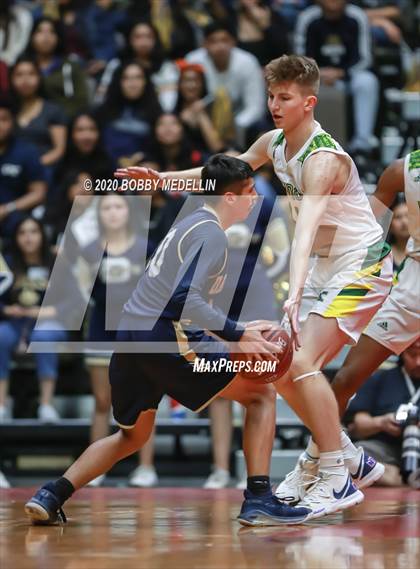 Thumbnail 1 in Delano vs. Kingsburg (CIF D4 Central Section Championship) photogallery.