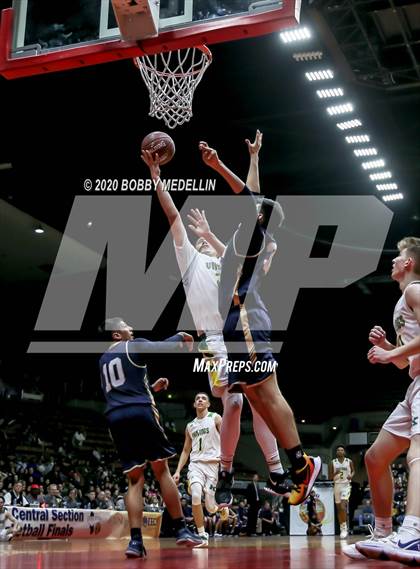 Thumbnail 2 in Delano vs. Kingsburg (CIF D4 Central Section Championship) photogallery.