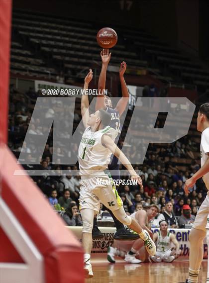 Thumbnail 1 in Delano vs. Kingsburg (CIF D4 Central Section Championship) photogallery.