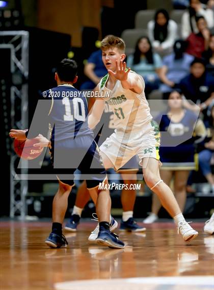 Thumbnail 3 in Delano vs. Kingsburg (CIF D4 Central Section Championship) photogallery.