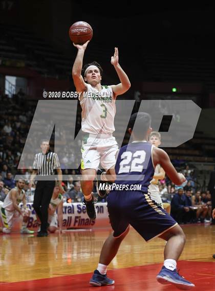 Thumbnail 3 in Delano vs. Kingsburg (CIF D4 Central Section Championship) photogallery.