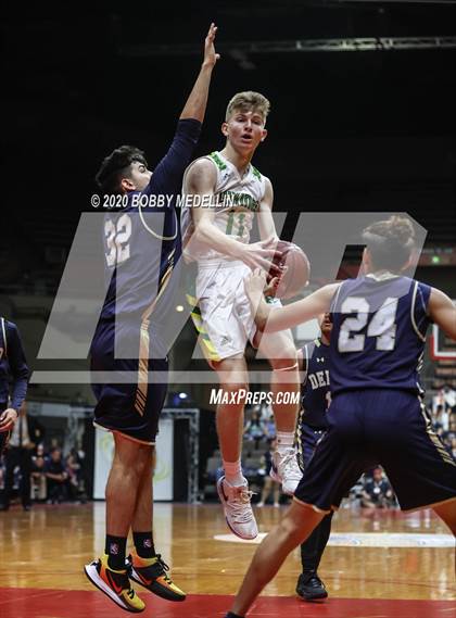 Thumbnail 3 in Delano vs. Kingsburg (CIF D4 Central Section Championship) photogallery.